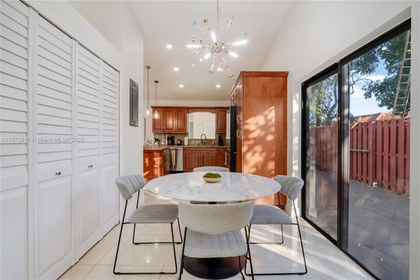 Dining room, Interior, Kitchen, Pendant Lights, Recessed Lighting, Stainless Steel Appliances