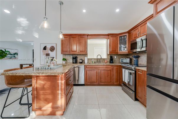 Interior, Kitchen, Pendant Lights, Recessed Lighting, Stainless Steel Appliances