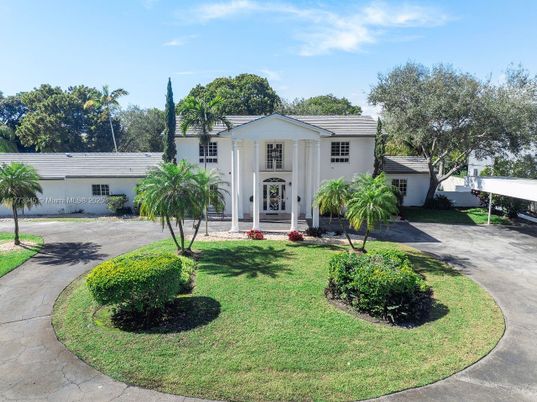Backyard, Exterior, Facade, French Provincial