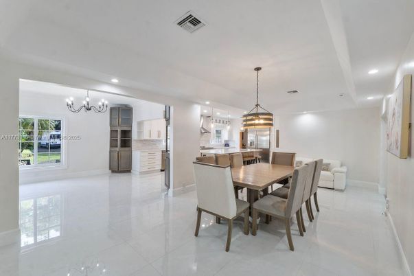 Chandelier, Dining room, Interior, Kitchen, Pendant Lights, Recessed Lighting