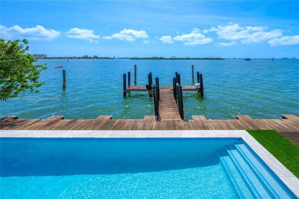Exterior, Pool, Water