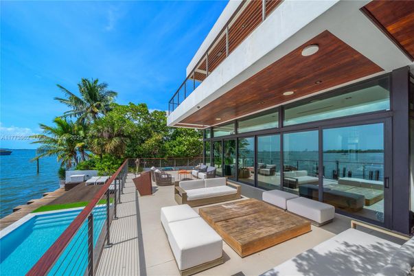 Exterior, Pool, Water