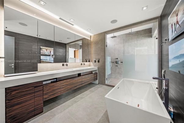 Bathroom, Dual Sink Vanities, Free Standing Baths, Glass Shower, Interior, Recessed Lighting
