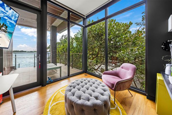 Interior, Sun Room, Water, Wood Texture Flooring