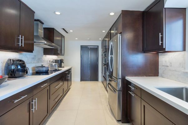 Interior, Kitchen, Recessed Lighting