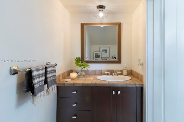 Bathroom, Interior, Tile Countertops