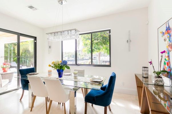 Chandelier, Dining room, Interior, Pendant Lights