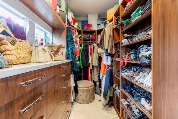 Interior, Recessed Lighting, Walk-in Closets