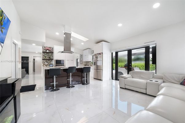 Interior, Kitchen, Living room, Recessed Lighting, Stainless Steel Appliances