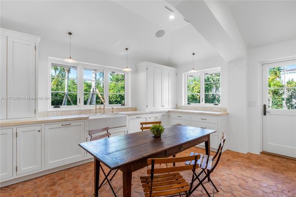 Dining room, Interior, Kitchen, Pendant Lights, Recessed Lighting