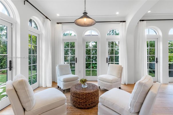 Interior, Living room, Pendant Lights, Recessed Lighting, Wood Texture Flooring
