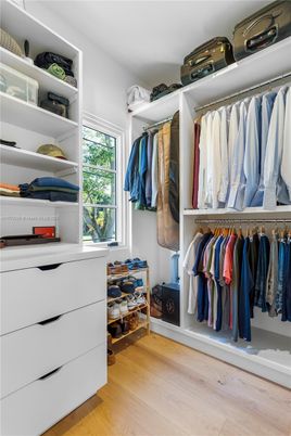Interior, Walk-in Closets, Wood Texture Flooring