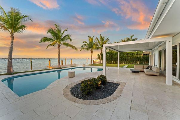 Exterior, Pool, Water