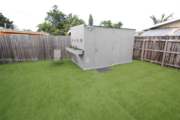 Backyard, Exterior