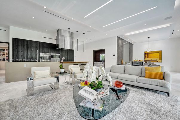 Interior, Kitchen, Living room, Marble, Pendant Lights, Recessed Lighting