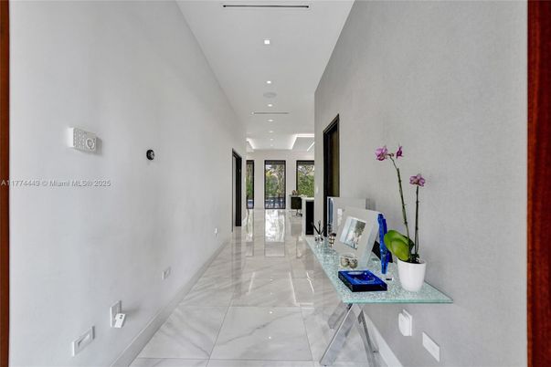 Interior, Marble, Recessed Lighting