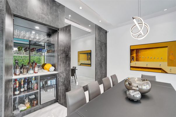 Dining room, Interior, Pendant Lights, Recessed Lighting