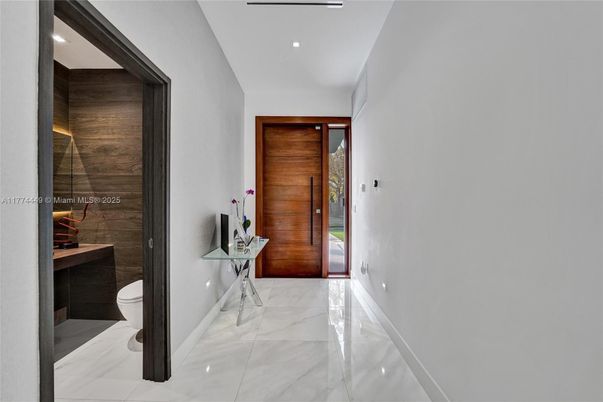 Bathroom, Interior, Marble, Recessed Lighting