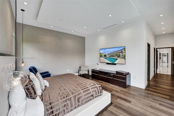 Bedroom, Interior, Pendant Lights, Recessed Lighting, Wood Texture Flooring