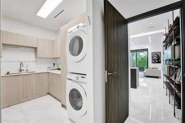 Interior, Marble, Recessed Lighting, Utility Closets, Washer