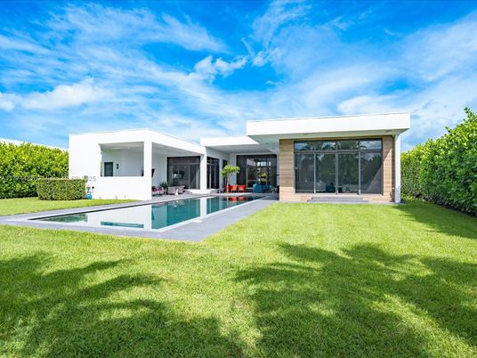 Backyard, Exterior, Pool