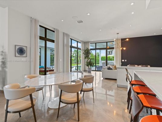 Dining room, Interior, Living room, Pendant Lights, Recessed Lighting