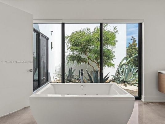 Bathroom, Free Standing Baths, Interior