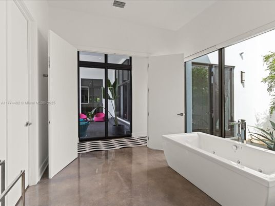 Bathroom, Free Standing Baths, Interior