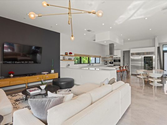 Dining room, Interior, Kitchen, Living room, Pendant Lights, Recessed Lighting, Stainless Steel Appliances