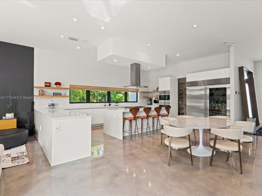 Dining room, Interior, Kitchen, Recessed Lighting, Stainless Steel Appliances