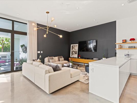 Interior, Living room, Pendant Lights, Recessed Lighting