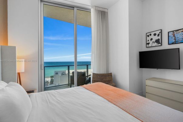 Bedroom, Interior, Water