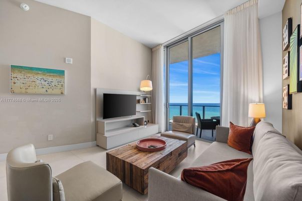 Interior, Living room, Water