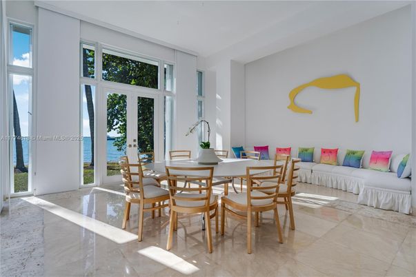 Dining room, Interior