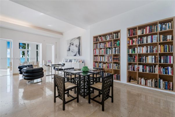 Dining room, Interior
