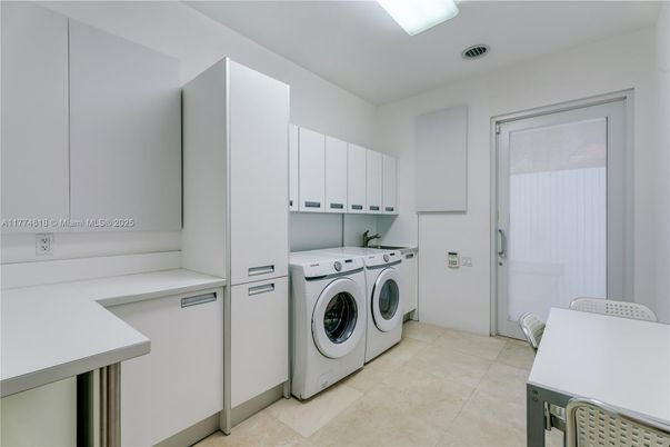 Interior, Washer