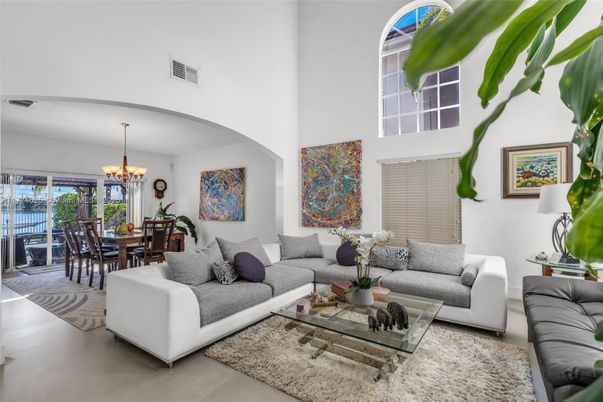 Chandelier, Dining room, Interior, Living room