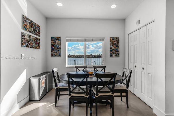 Dining room, Interior, Recessed Lighting