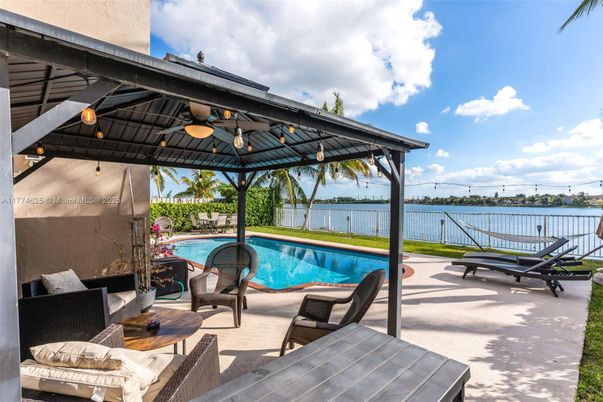 Exterior, Pool, Water