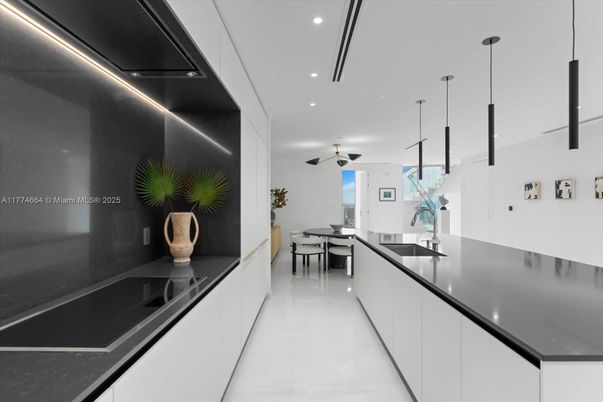 Dining room, Interior, Kitchen, Pendant Lights, Recessed Lighting