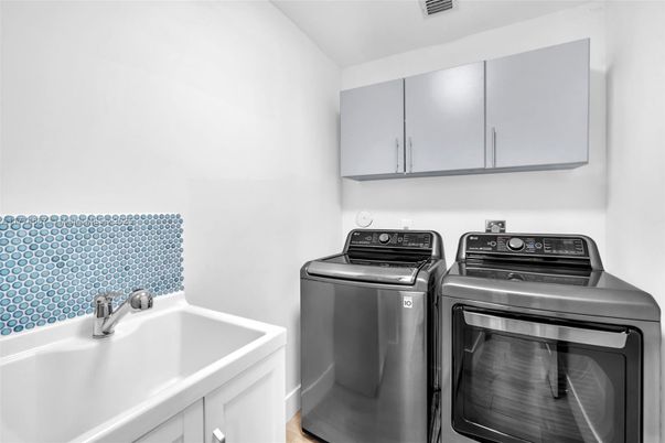 Interior, Washer
