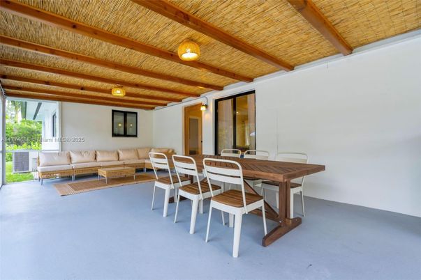Dining room, Interior, Living room, Wooden Beams, Wooden Ceilings