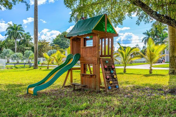 Backyard, Exterior, Playground