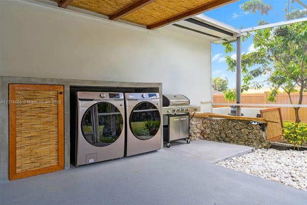 Exterior, Washer