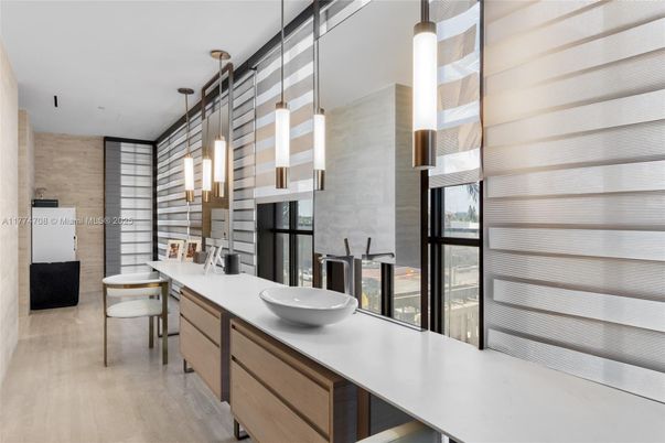 Interior, Pendant Lights, Wood Texture Flooring