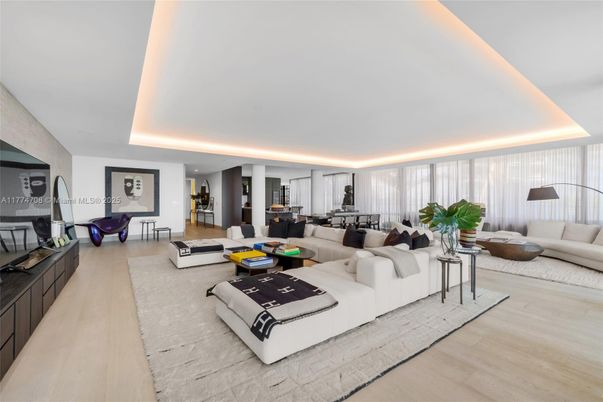 Dining room, Interior, Living room, Recessed Lighting, Wood Texture Flooring
