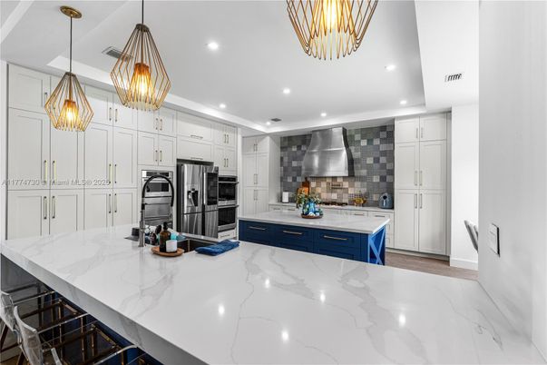 Interior, Kitchen, Pendant Lights, Recessed Lighting, Stainless Steel Appliances