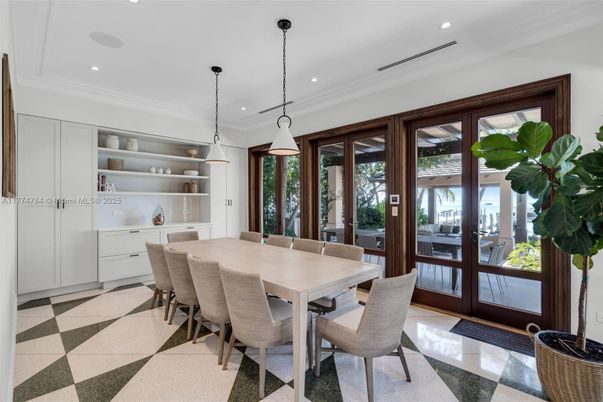Dining room, Interior, Pendant Lights, Recessed Lighting