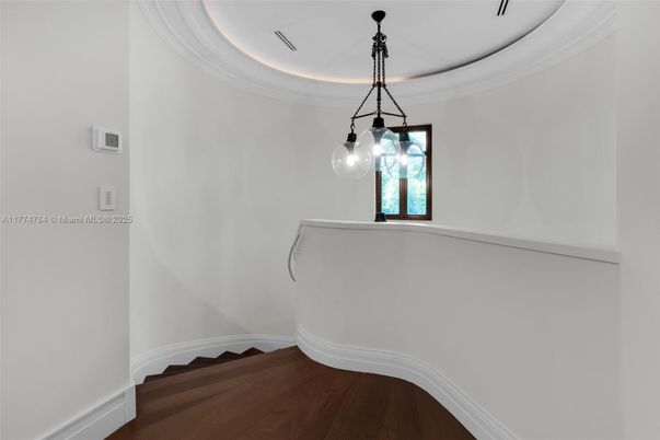 Interior, Pendant Lights, Wood Texture Flooring