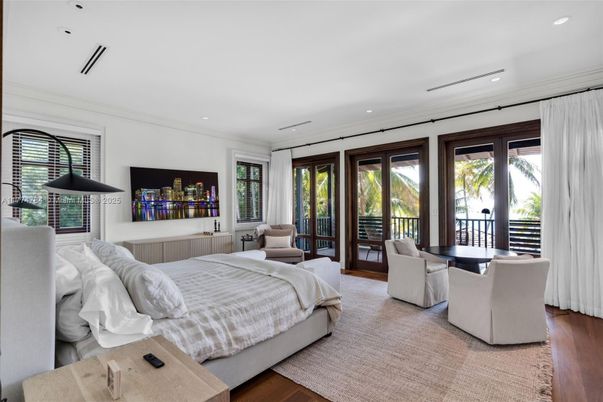 Bedroom, Dining room, Interior, Recessed Lighting, Wood Texture Flooring